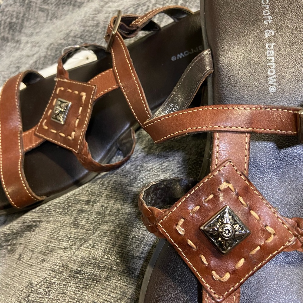 4/25Croft and barrow sandals
